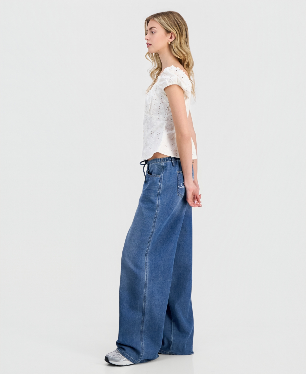 Vanilla Star Juniors' Embroidered Drawstring Jeans