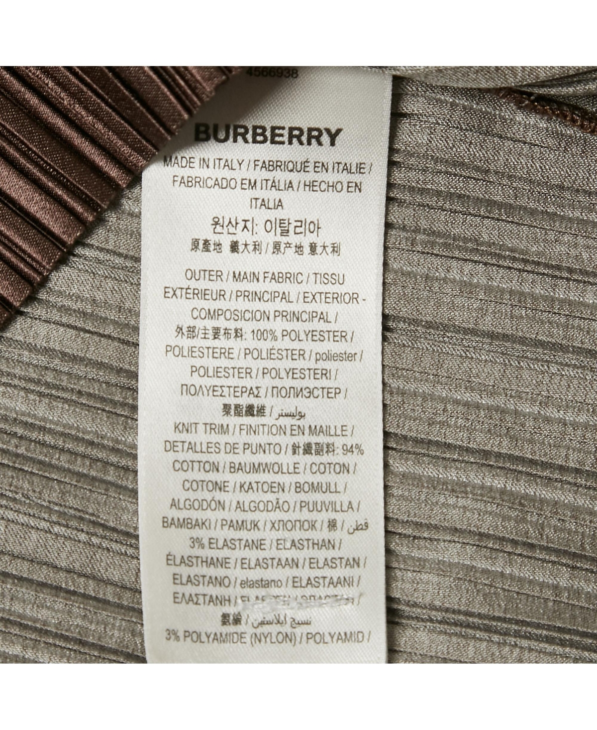 Pre-Owned Burberry Women's Beige Silk Buttoned A-Line Sleeveless Shirt Blouse