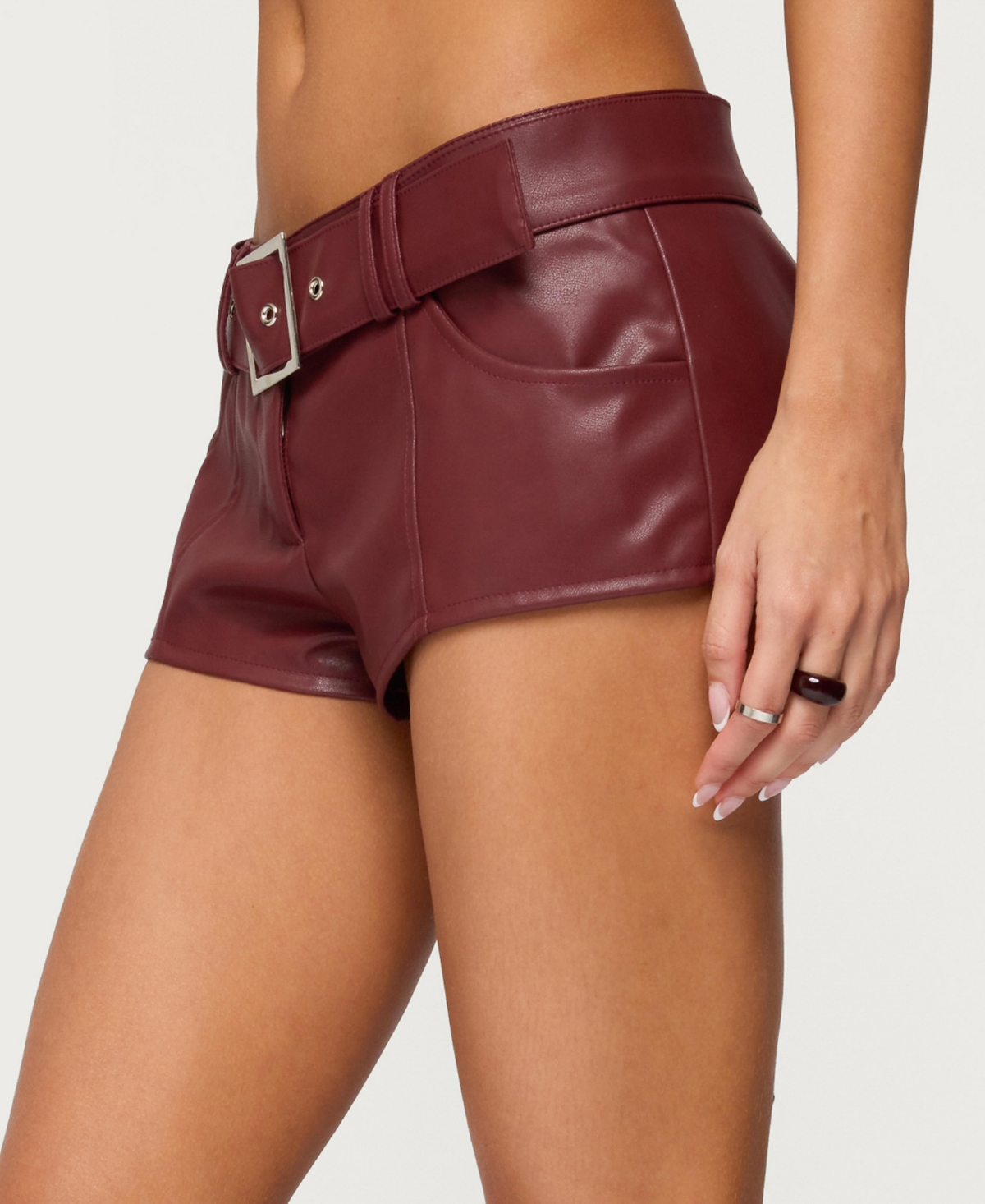 Edikted Womens Alba Faux Leather Shorts