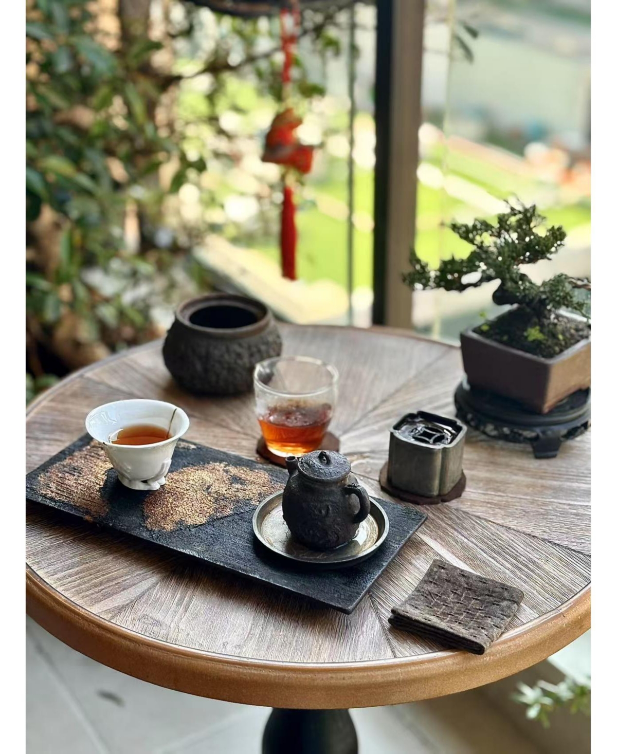 sumyeg Retro French Country Wooden End Table with Round Pedestal Base