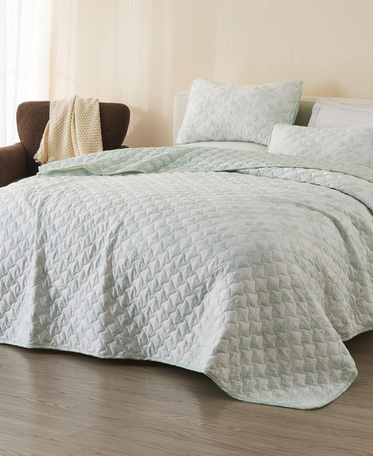 Linery & Co. Snowflake Printed Microfiber Quilt Set with Shams
