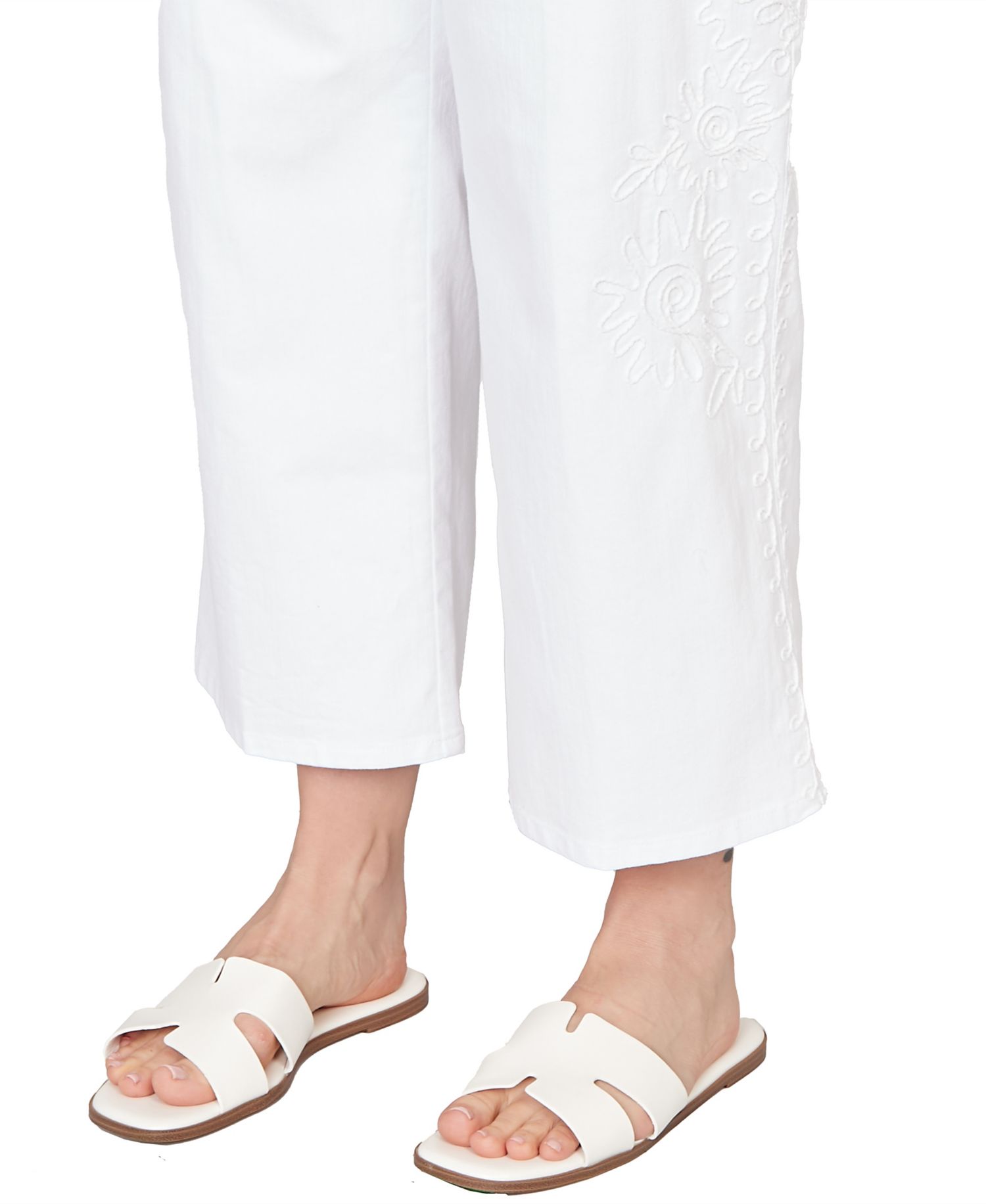 Plus Size Embroidered Stovepipe Pull On Jeans