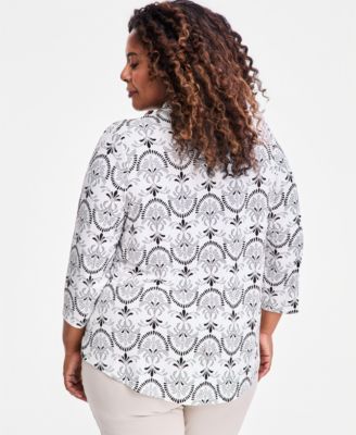 Plus Size Printed V-Neck 3/4-Sleeve Top