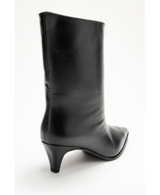 Women's Aleo Leather Pointed Toe Boot.