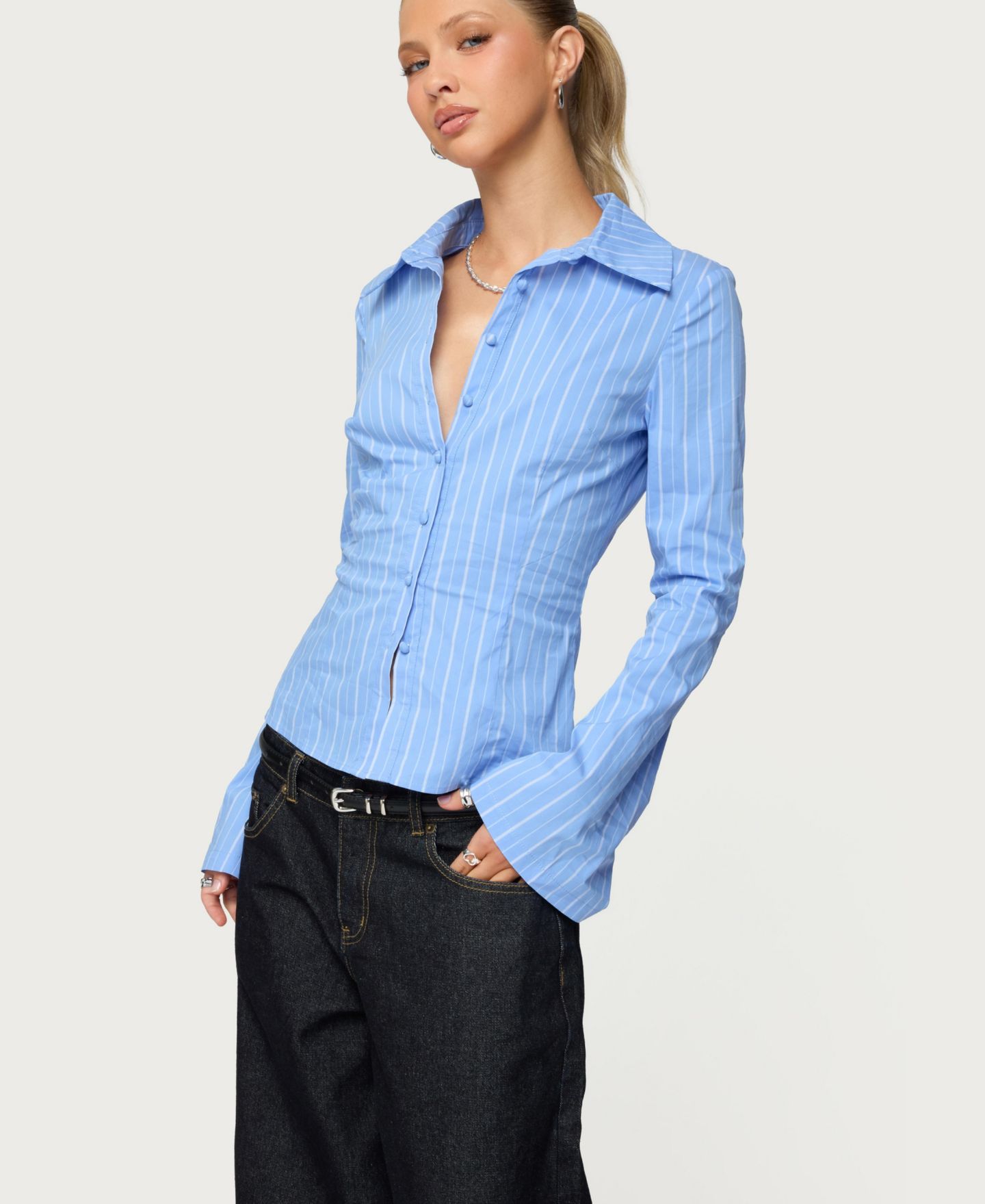 Женская рубашка Edikted Pinstripe Tailored Button Up, цвет: Синий — фото 4