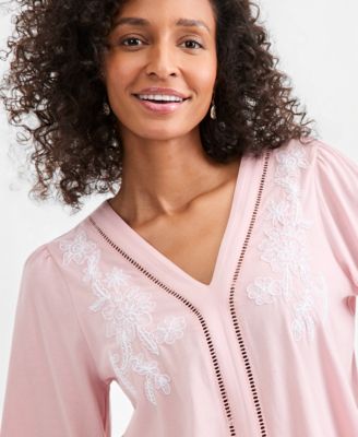 Women's Embroidered V-Neck 3/4-Sleeve Top
