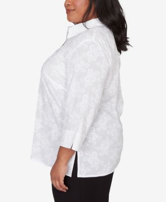 Plus Size Classic Collared Flower Embroidered Top