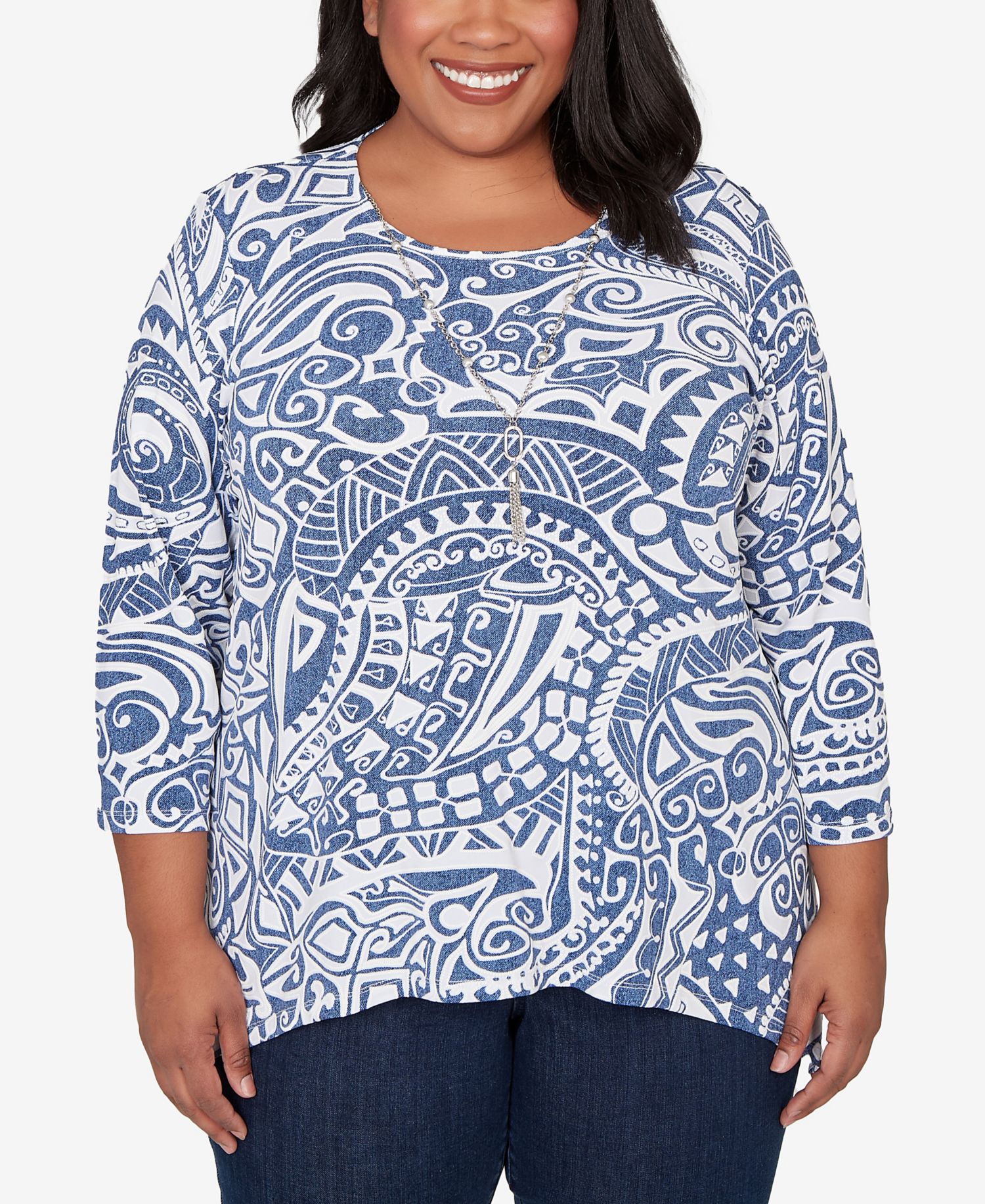 Plus Size Classic Paisley Swirl SharkBite Hem Top with Necklace