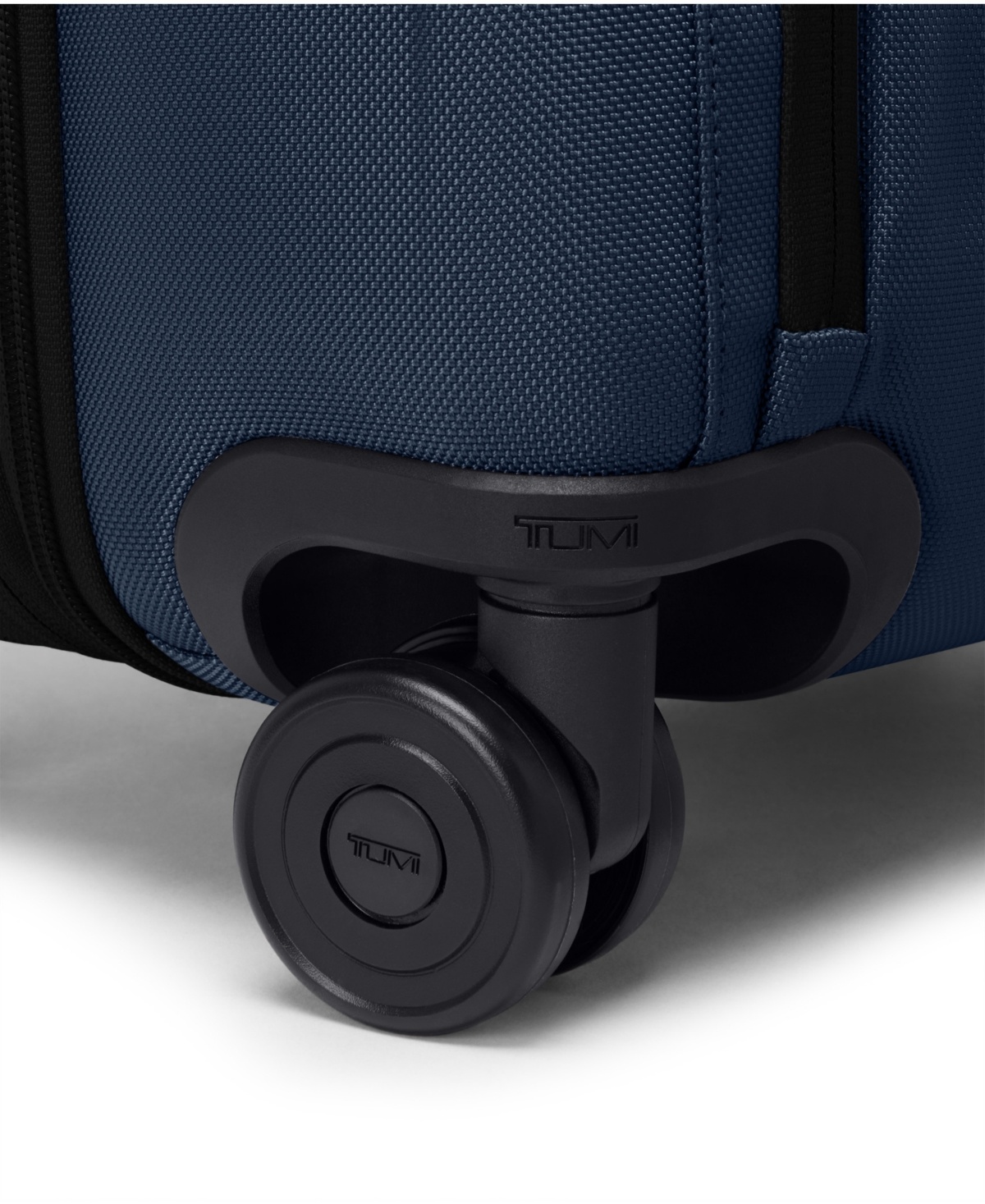 Tumi Alpha Medium Dual Access Expandable Check-In Spinner