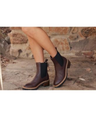 Women's Linear Boot