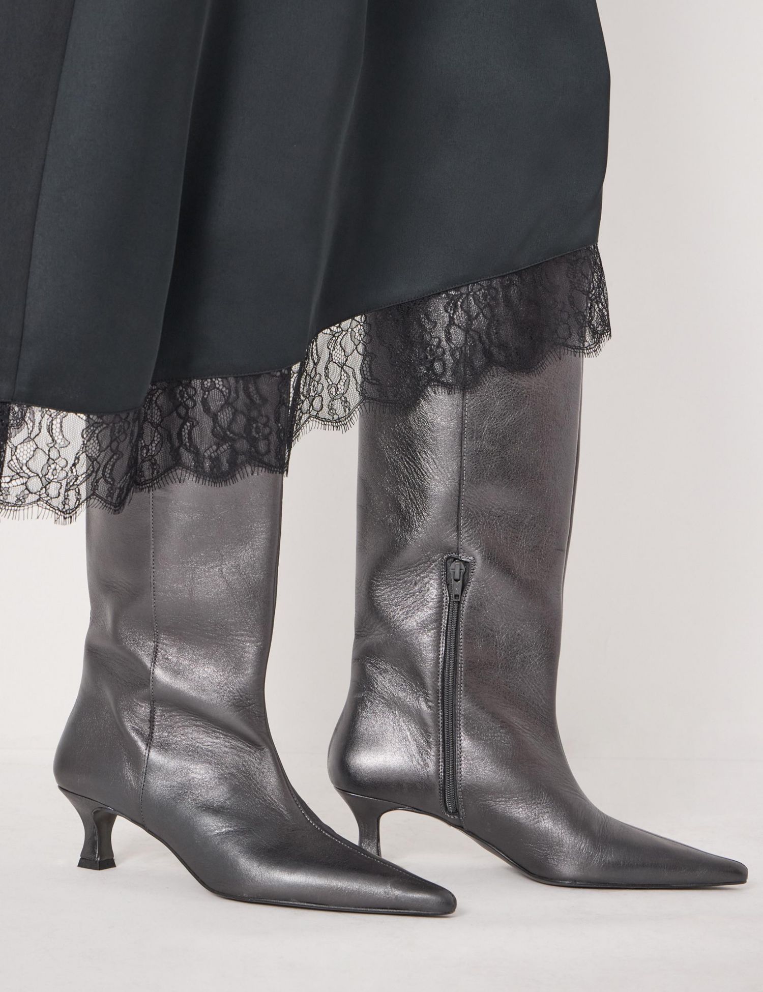 Women's Satin Asymmetric Lace Trim Skirt
