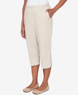 Petite Classic Solid Twill Button Hem Capri Pants