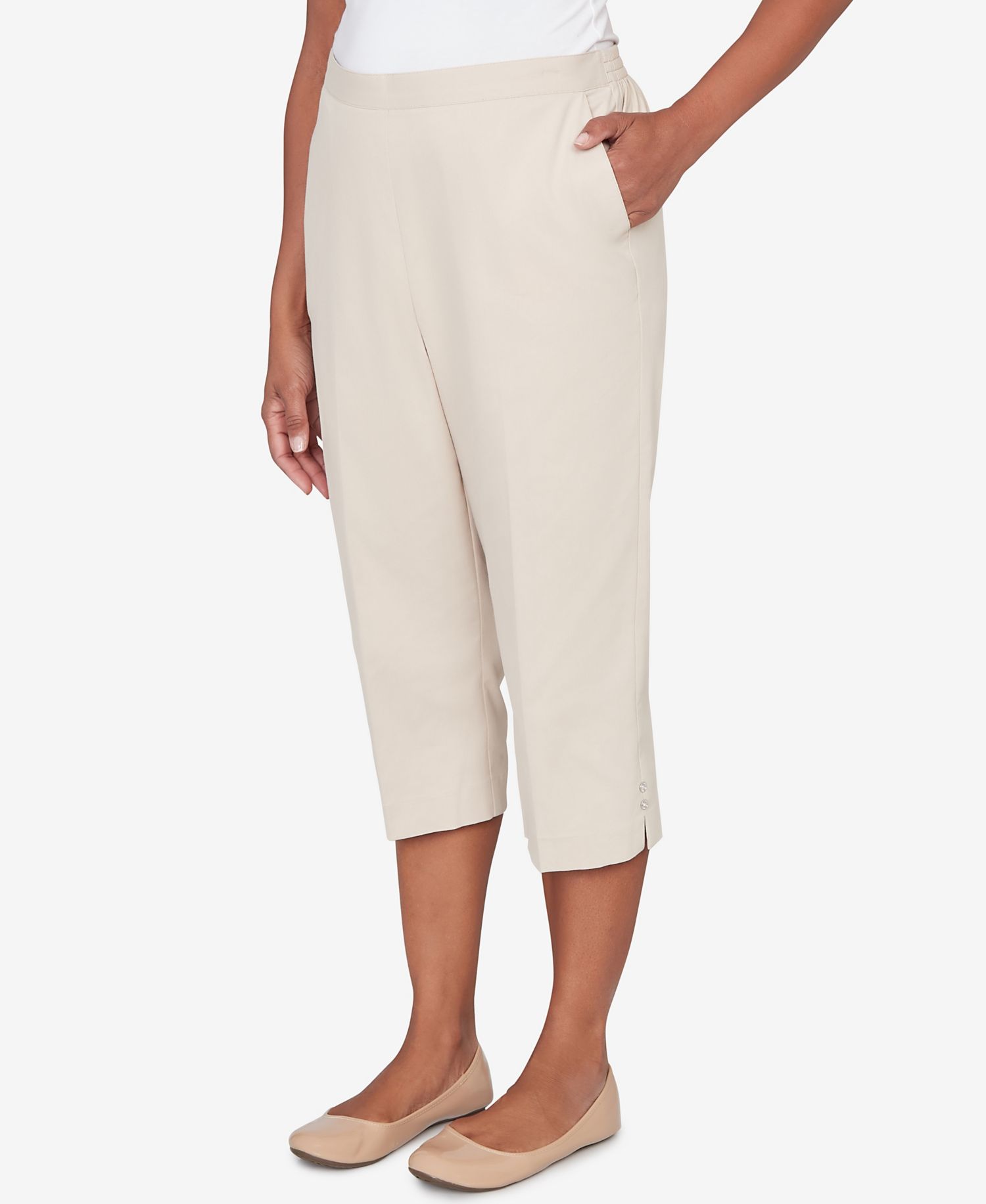Petite Classic Solid Twill Button Hem Capri Pants