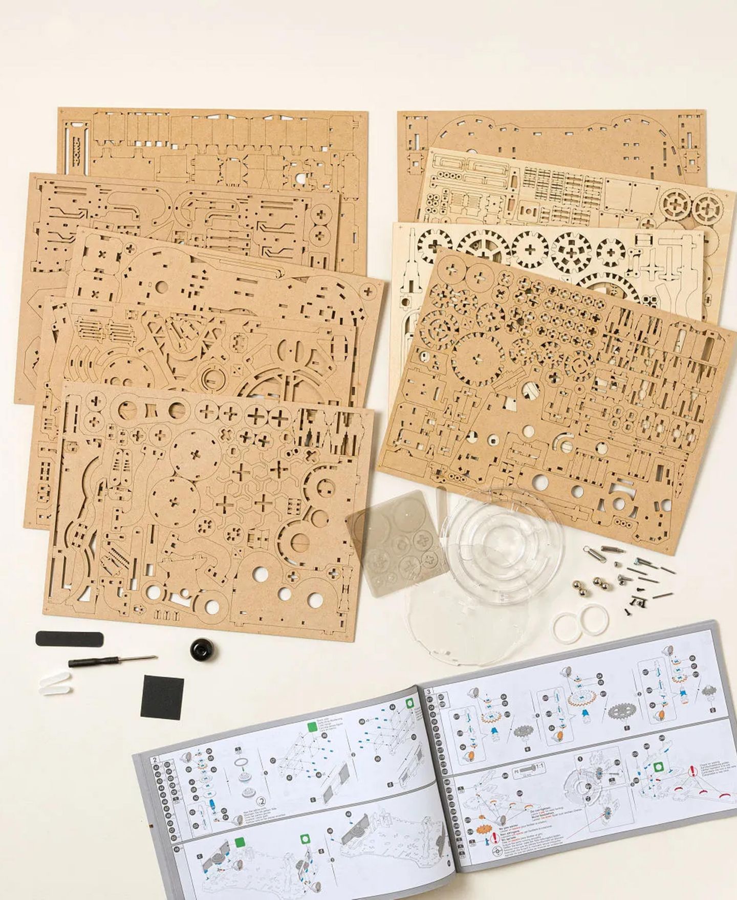 Детские конструкторы Uncommon Goods Gamer's Gear Ball Challenge 653-Piece Marble Run Build Kit, Ages 14+, цвет: Натуральный — фото 2