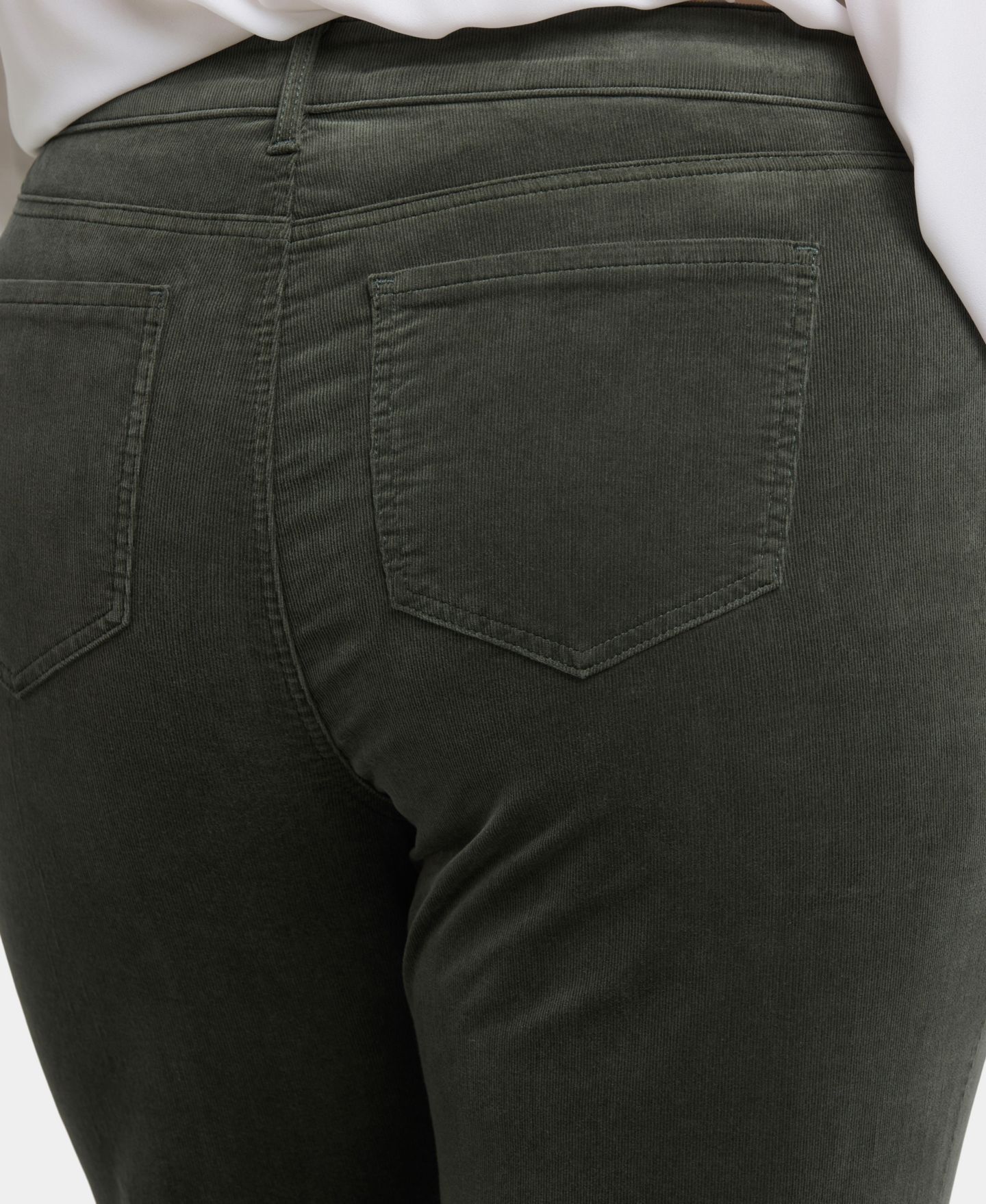 Женские брюки NYDJ Plus Size Marilyn Straight Corduroy, цвет: Vine Leaf — фото 3