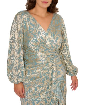 Plus Size Metallic Crinkle V-Neck Ball Gown