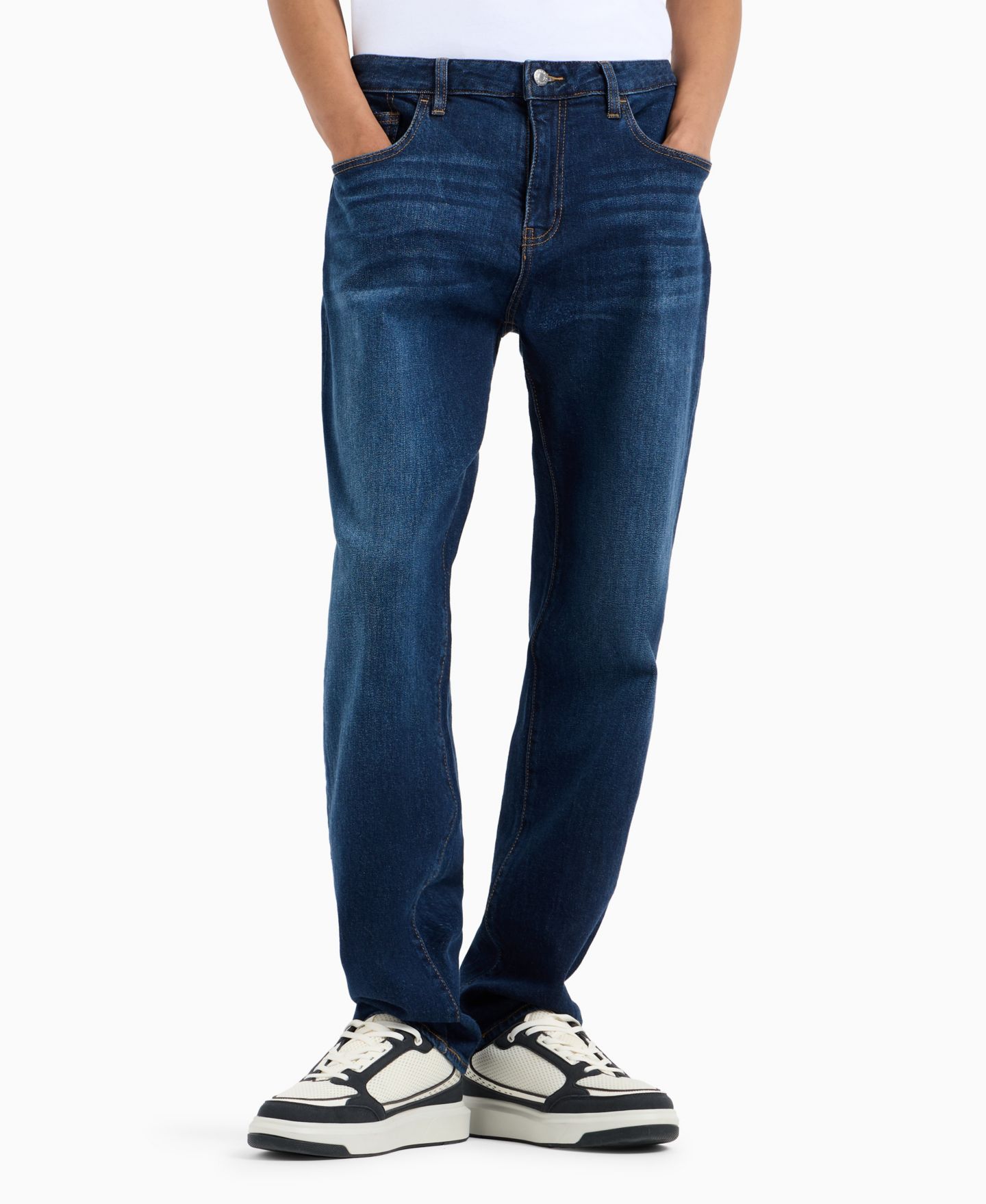 Мужские джинсы A|X Armani Exchange J13 Comfort Slim Fleece Stretch Denim Jeans, цвет: Чёрный джинсовый — фото 1