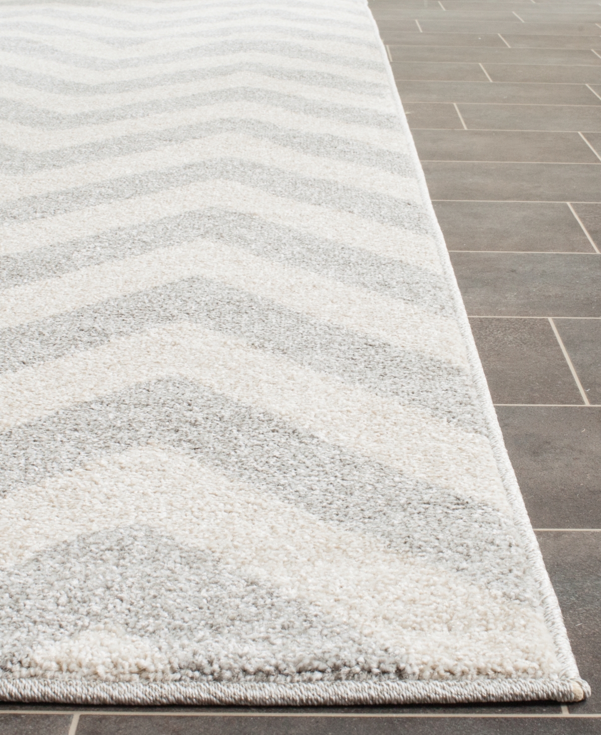 Safavieh Amherst AMT419 Area Rug -Beige