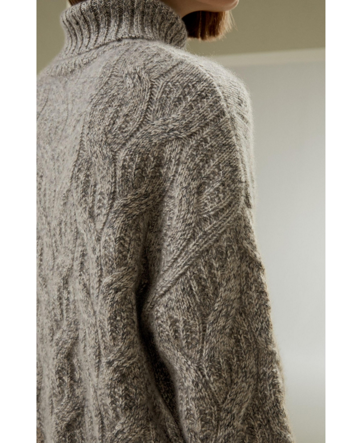 Lilysilk Women's Cable-Knit Cashmere Turtleneck Sweater