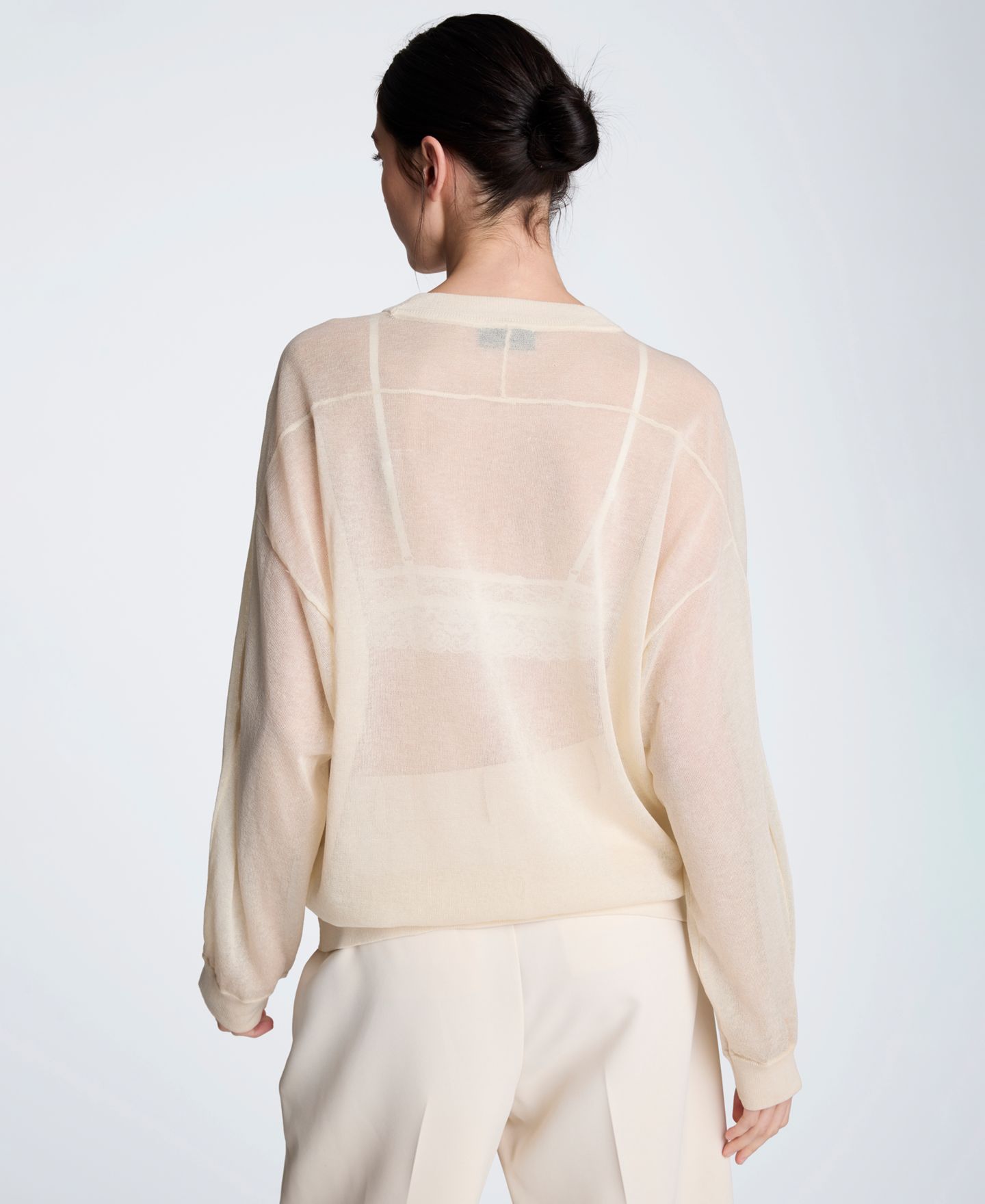 Женский свитер Kenneth Cole Oversized Sheer Crewneck, цвет: Устричный — фото 7