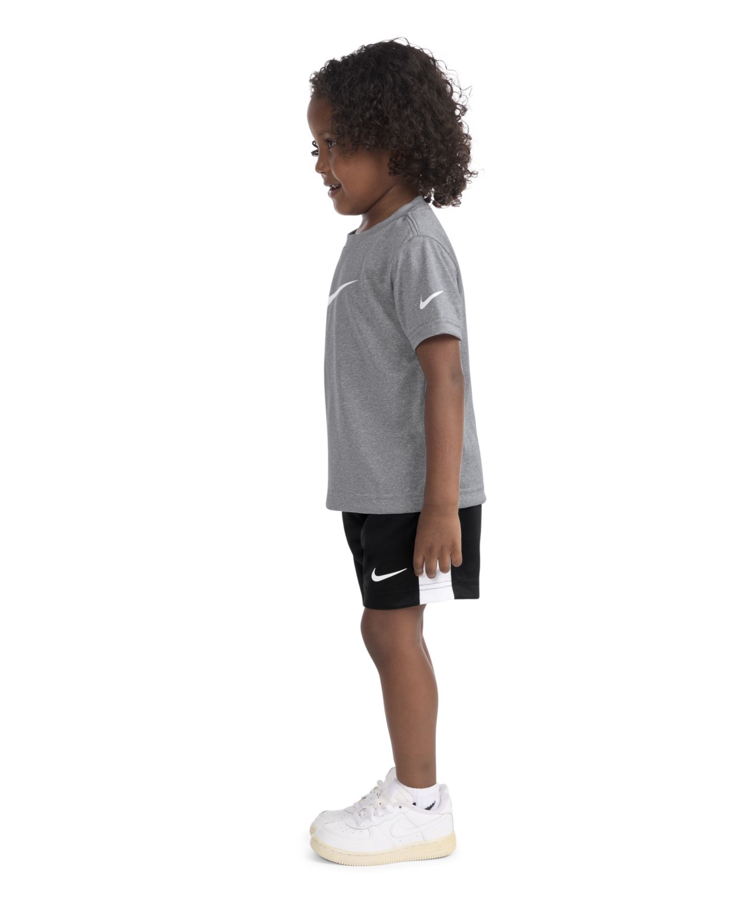 Детский комплект Nike Dri-FIT Swoosh: футболка и шорты, 2-7 лет, 2 предмета, цвет: Чёрный — фото 3