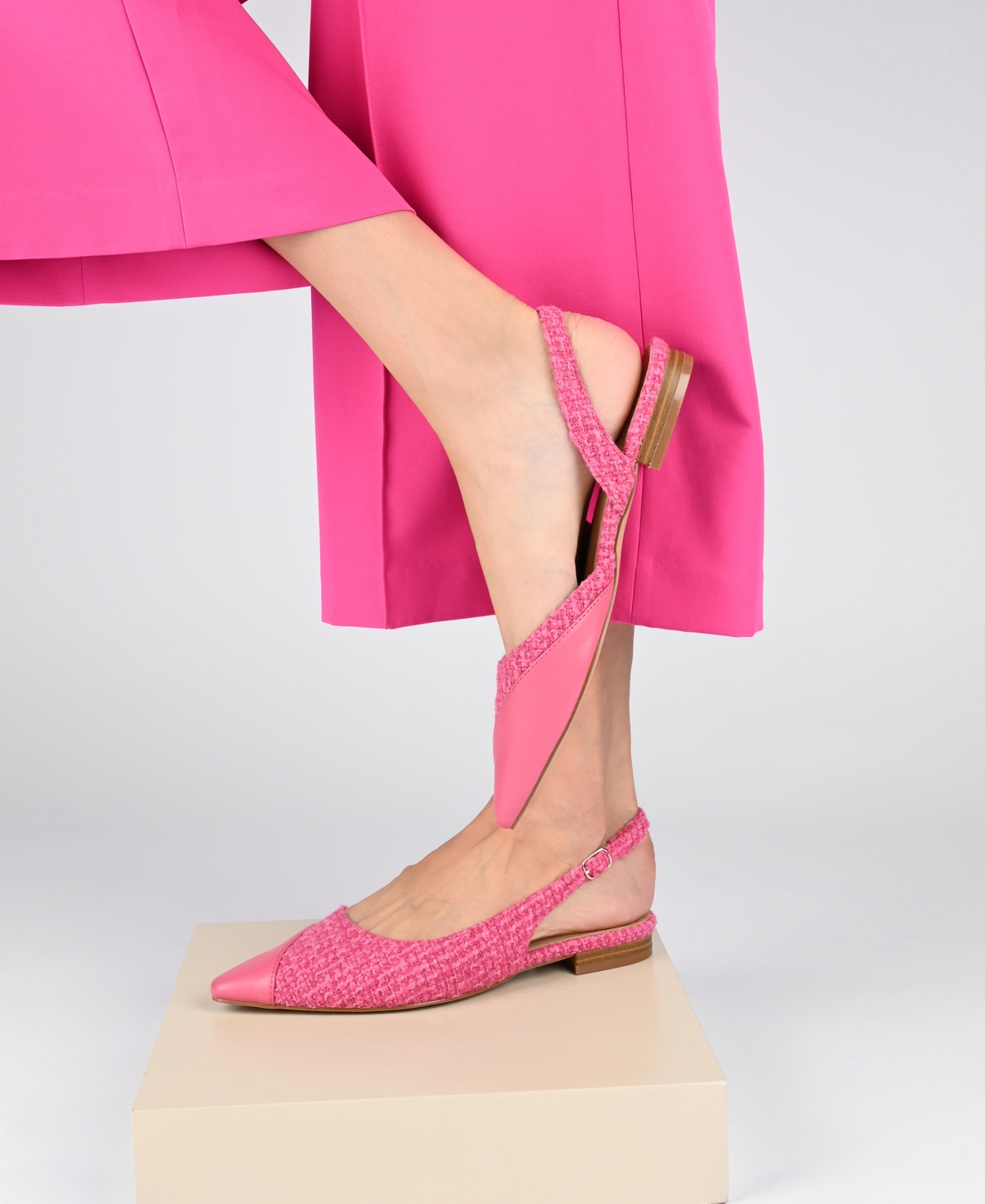 Journee Collection Women's Daphnne Slingback Pointed Cap Toe Flats