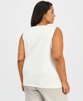 Plus Size Floral Appliqu&eacute; Tank Top