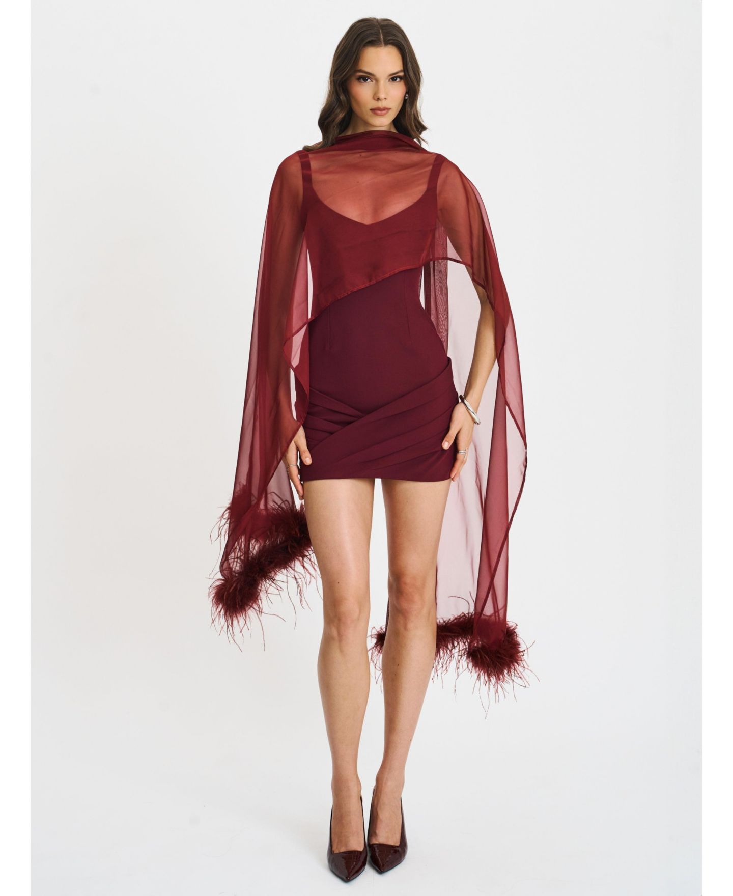 Женское платье Miss Circle Tori Wine Red Pleated Mini with Chiffon Scarf, цвет: Винный красный — фото 7