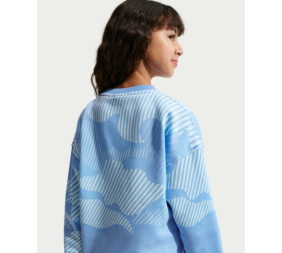 Nike Girls' 7-16 Sportswear Club Boxy Crewneck Sweatshirt