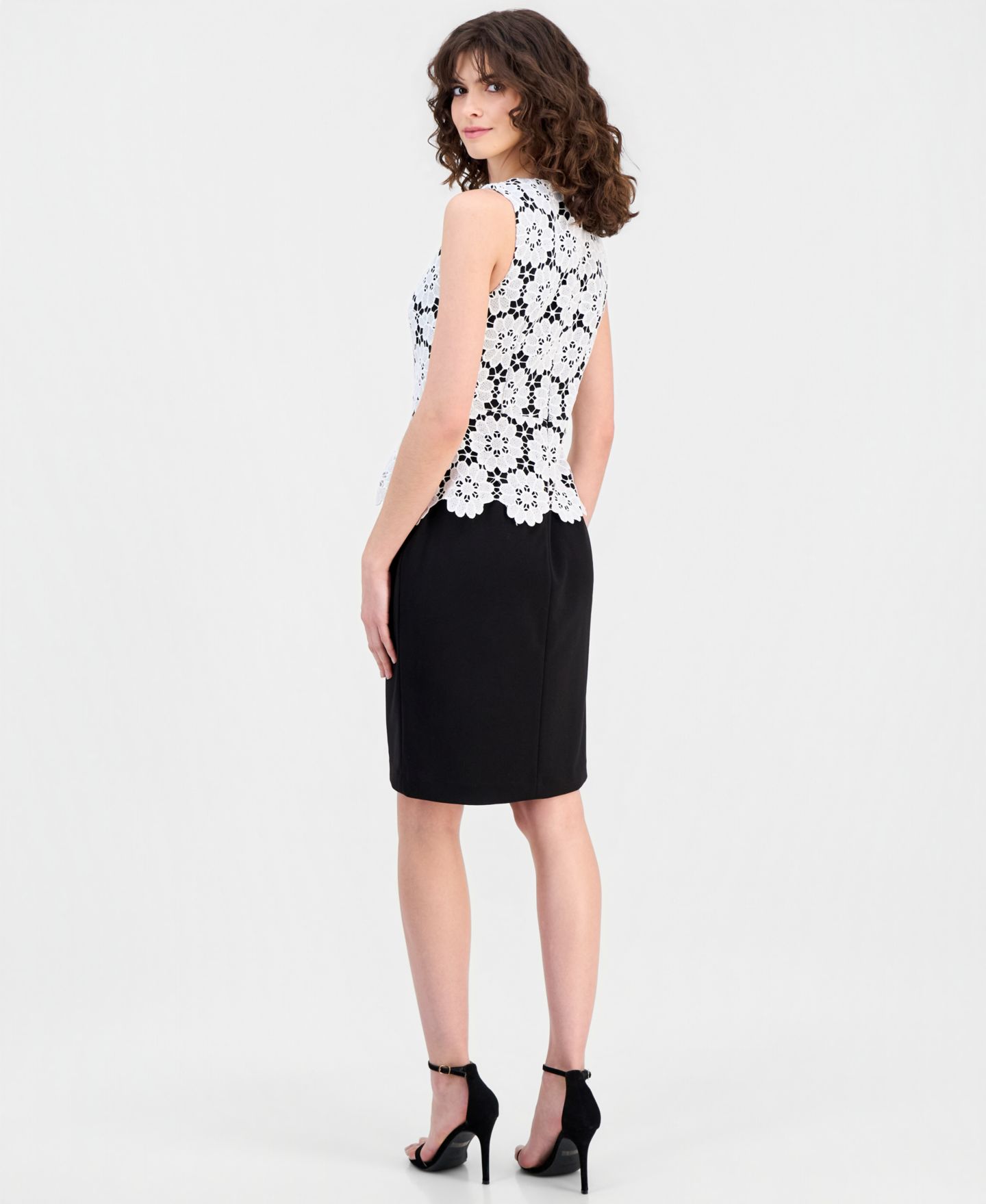 Женское платье Anne Klein Lace Sleeveless Sheath, цвет: Белый / Чёрный — фото 5