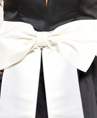 Juniors' Bow Front Strapless Sweetheart Neck Dress