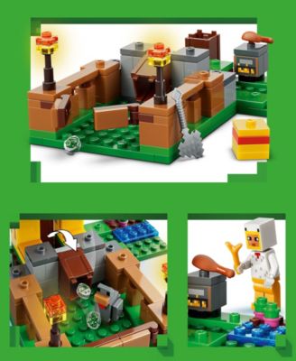 Minecraft Chicken Farm Building Toy 21585, 233 Pieces