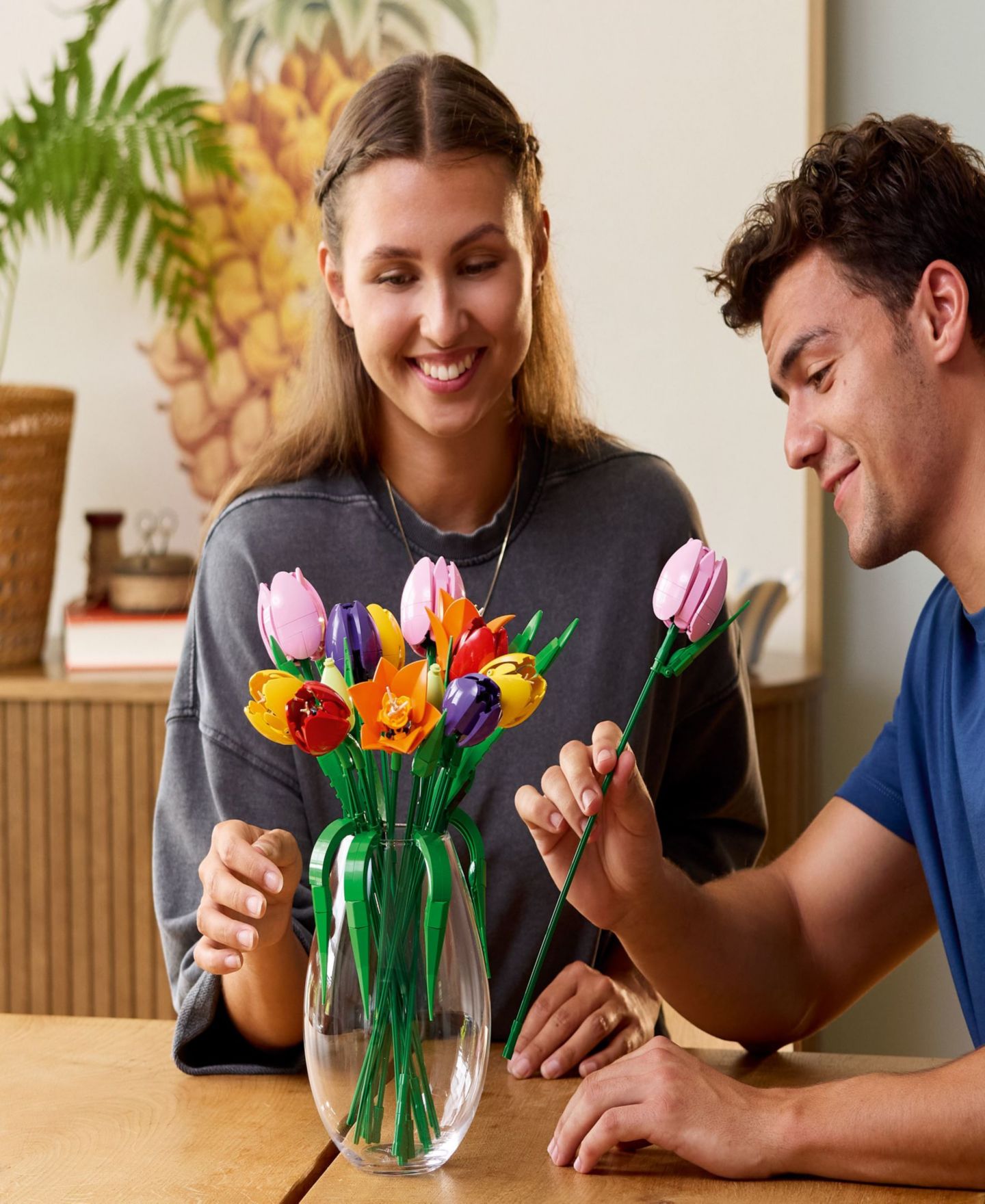 Детский конструктор LEGO® Botanicals Tulip Bouquet Flower Décor Building Kit 11501, 576 Pieces — фото 5