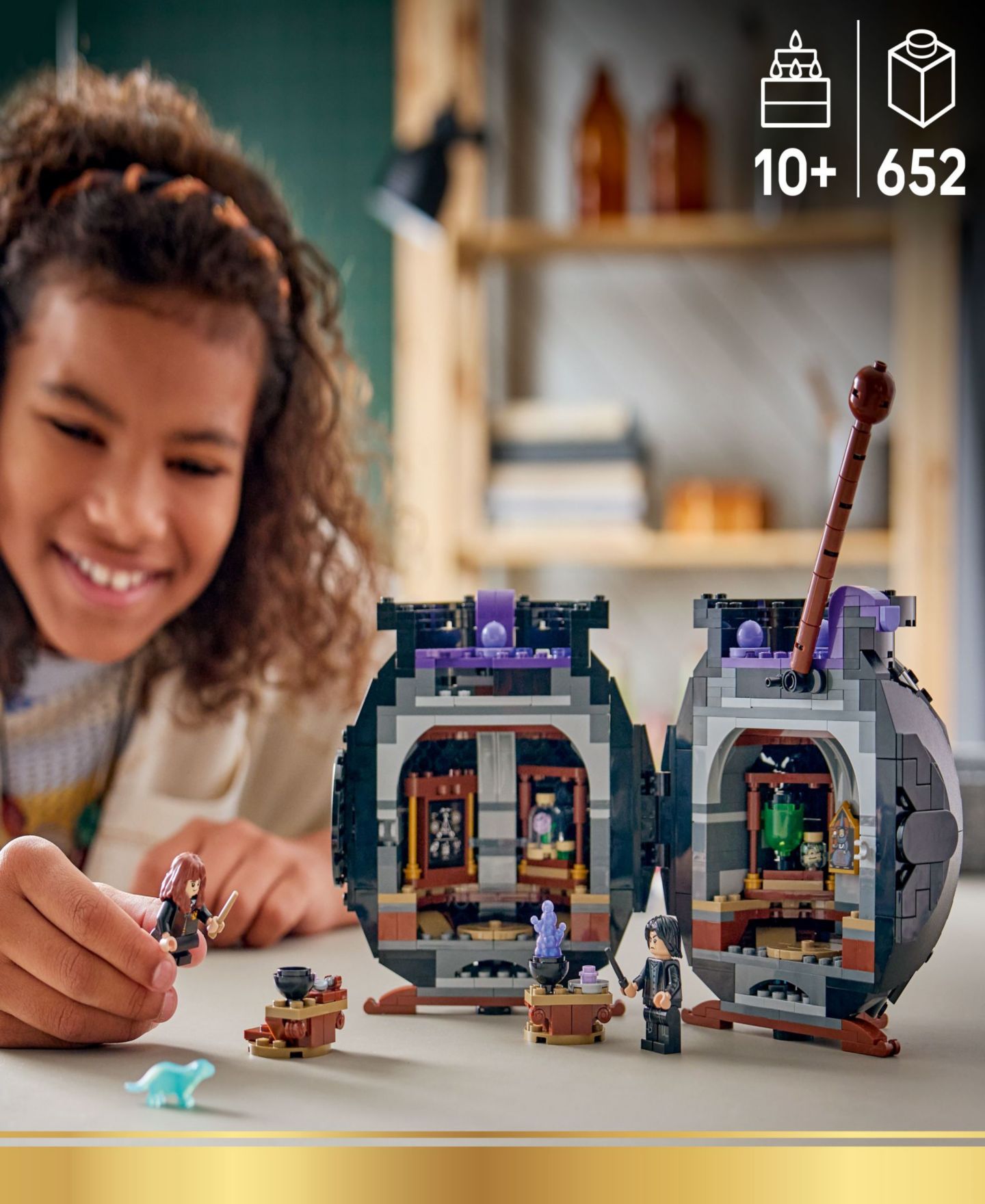 Детские конструкторы LEGO Harry Potter Cauldron: Secret Potions Classroom Building Toy 76464, 652 Pieces — фото 2