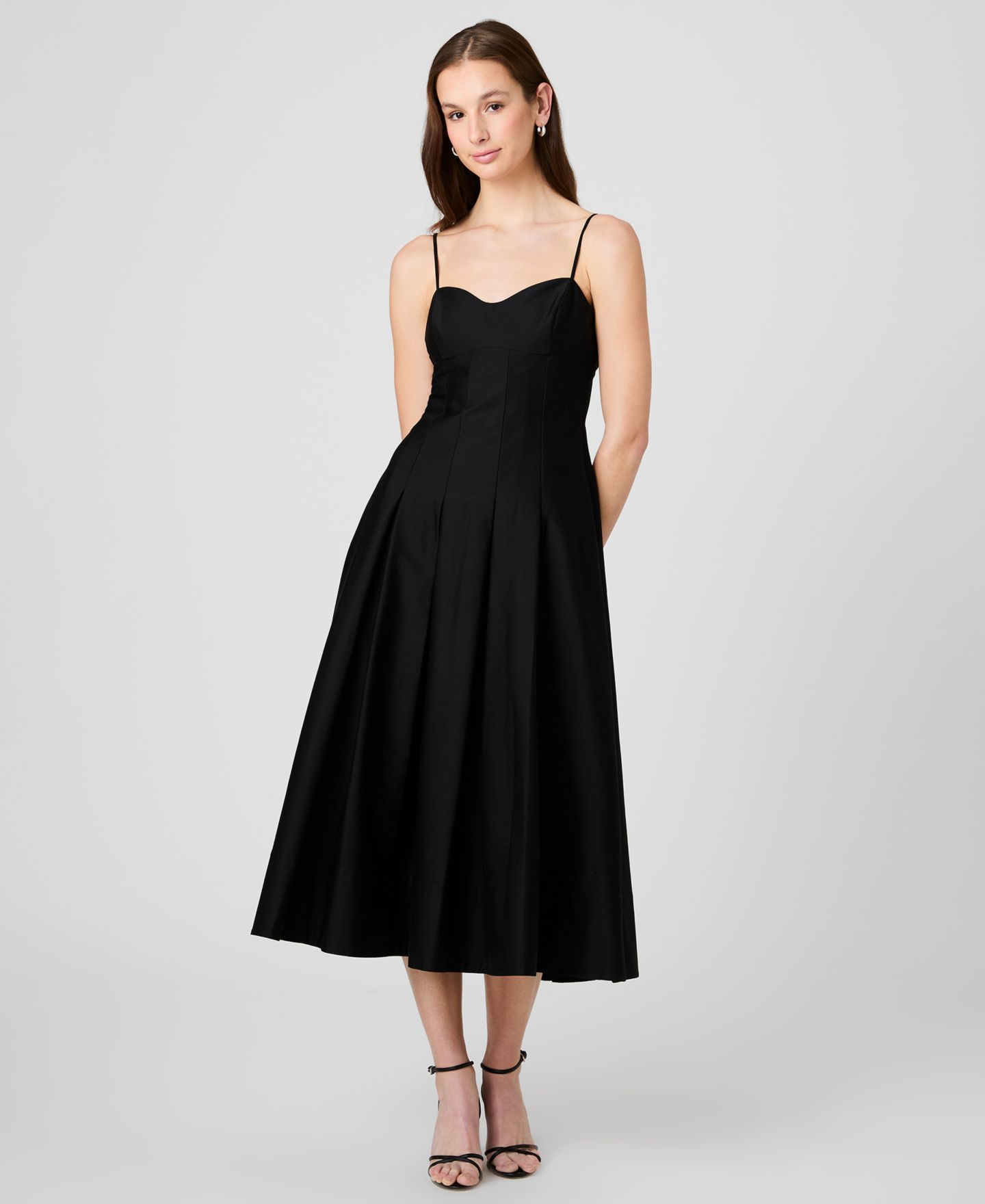 Женское платье French Connection Sateen Pleated Midi, цвет: Чёрный — фото 1