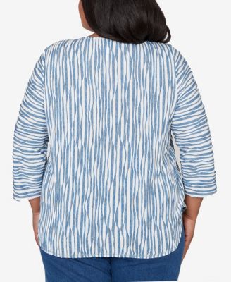 Plus Size Austin Novelty Spliced Textured Top with Necklace