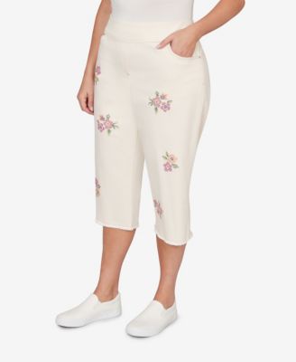 Plus Size Beachcomber Floral Cross Stitch Super Stretch Denim Capri Pants
