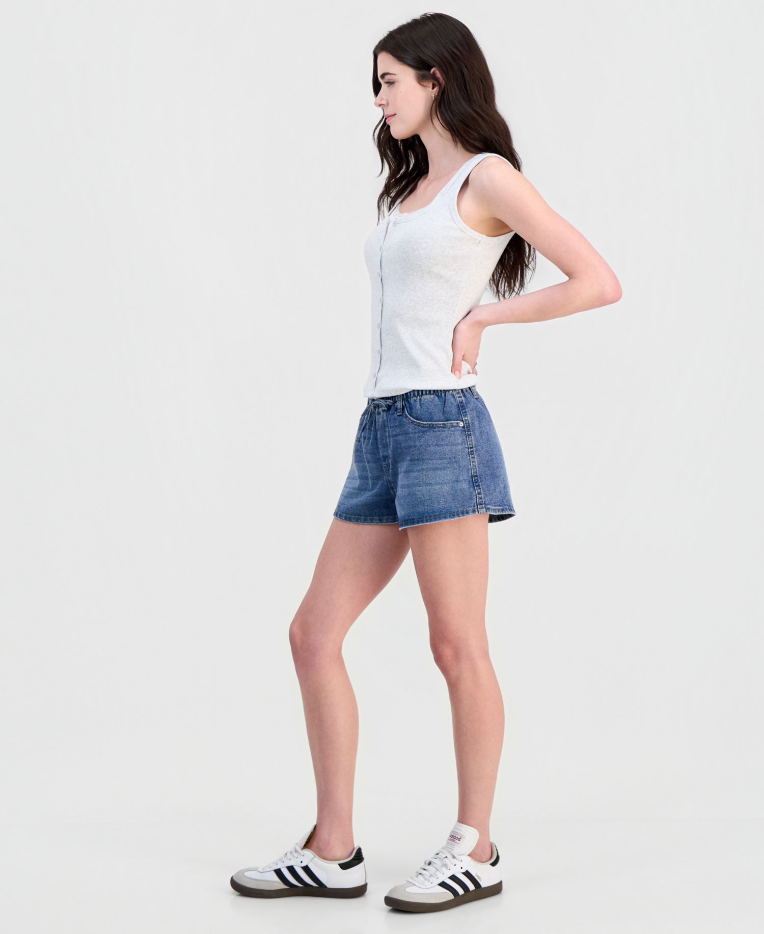 Juniors' Embroidered Seashell Drawstring Shorts