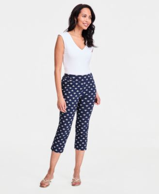 Women's Printed Pull-On Capri Pants