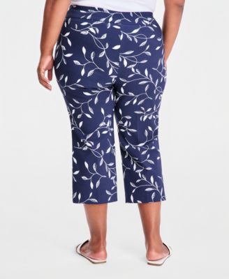 Plus Size Winding Leaves Rivet Capri Pants