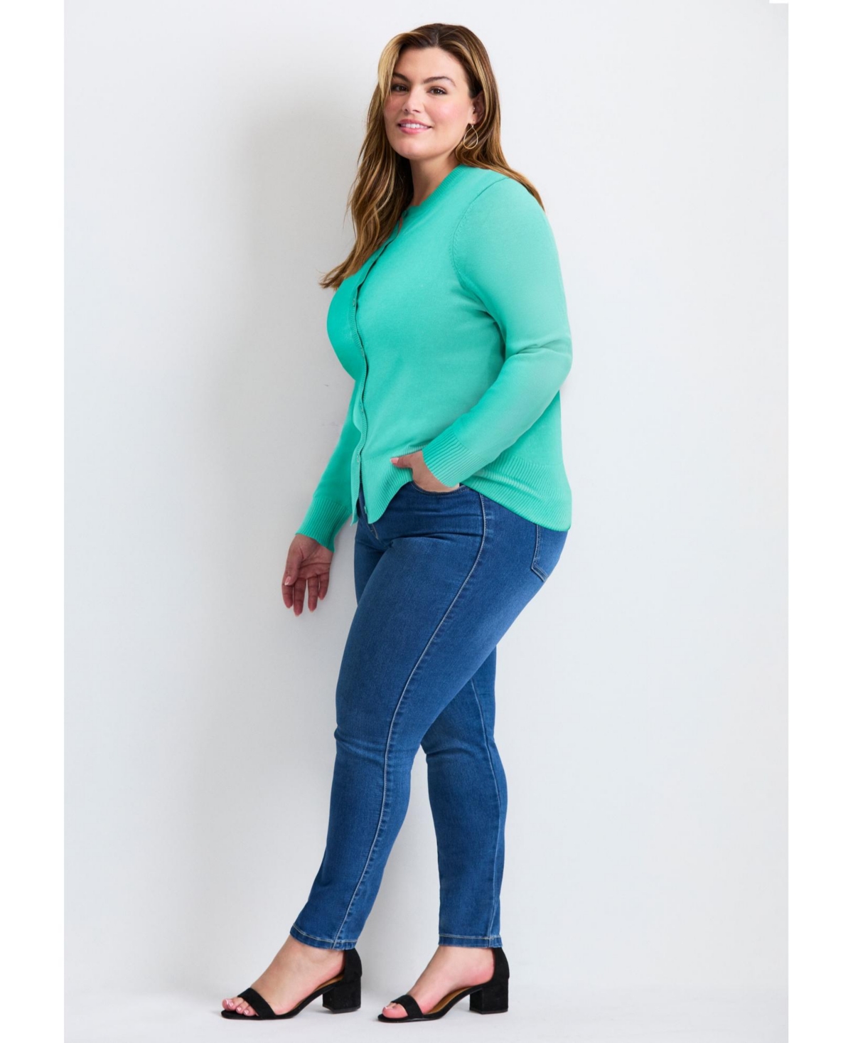 Avenue Women's Signature Fine Gauge Cardigan