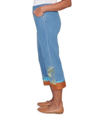 Petite Beachcomber Embroidered Capri Pants