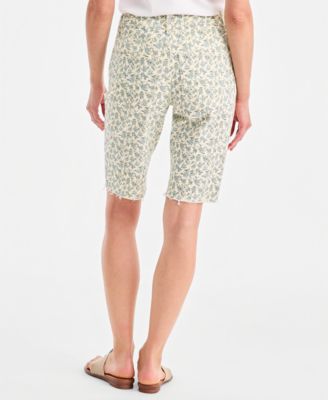 Women's Printed Mid-Rise Raw-Edge Bermuda Short