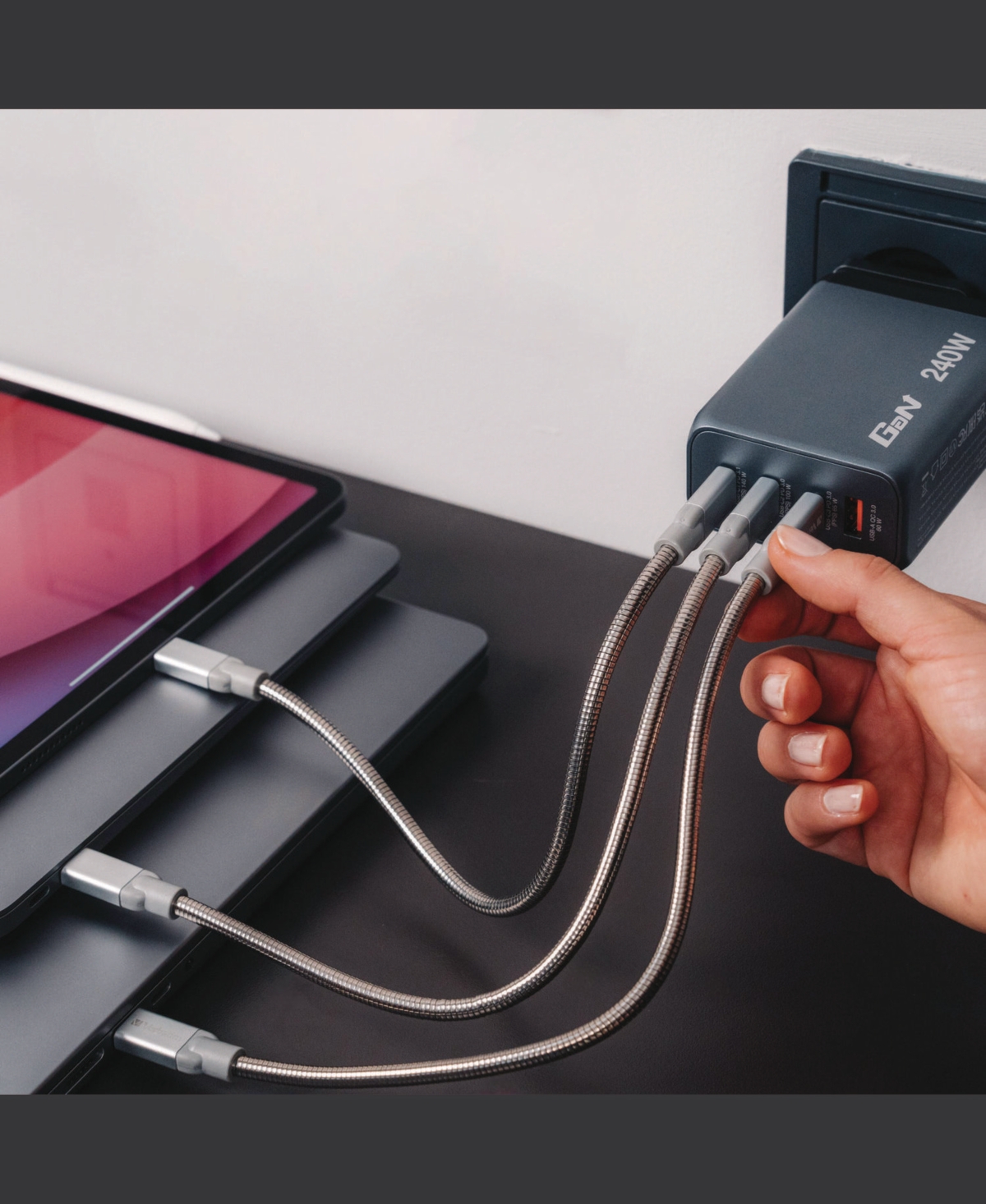 Verbatim 32205 240 Watts 4-Port GaN Wall Charger - Black/Gray