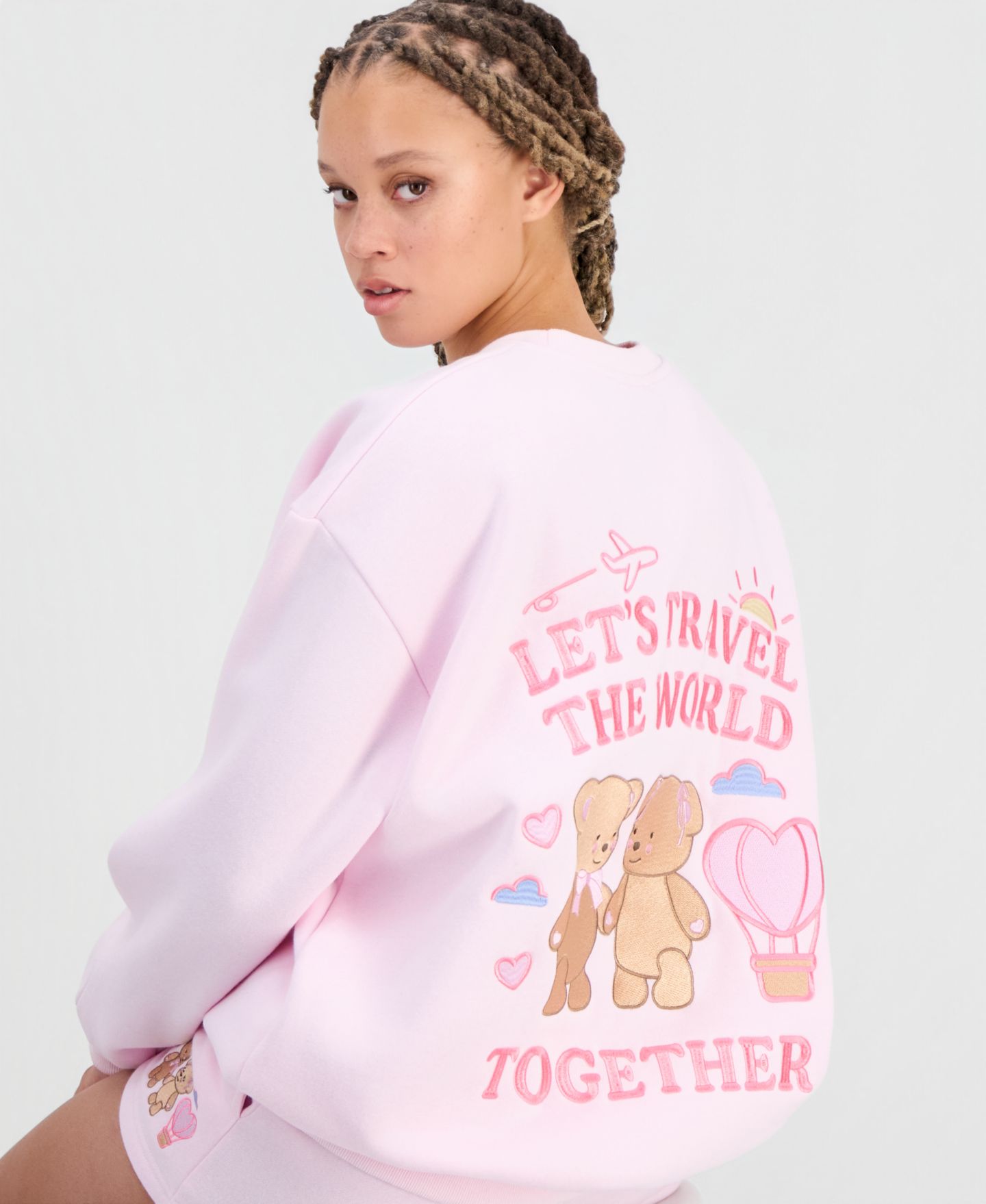 Женский свитшот The Happy Camp3r Juniors' Travel Together Embroidered Crewneck, цвет: Розовый — фото 8