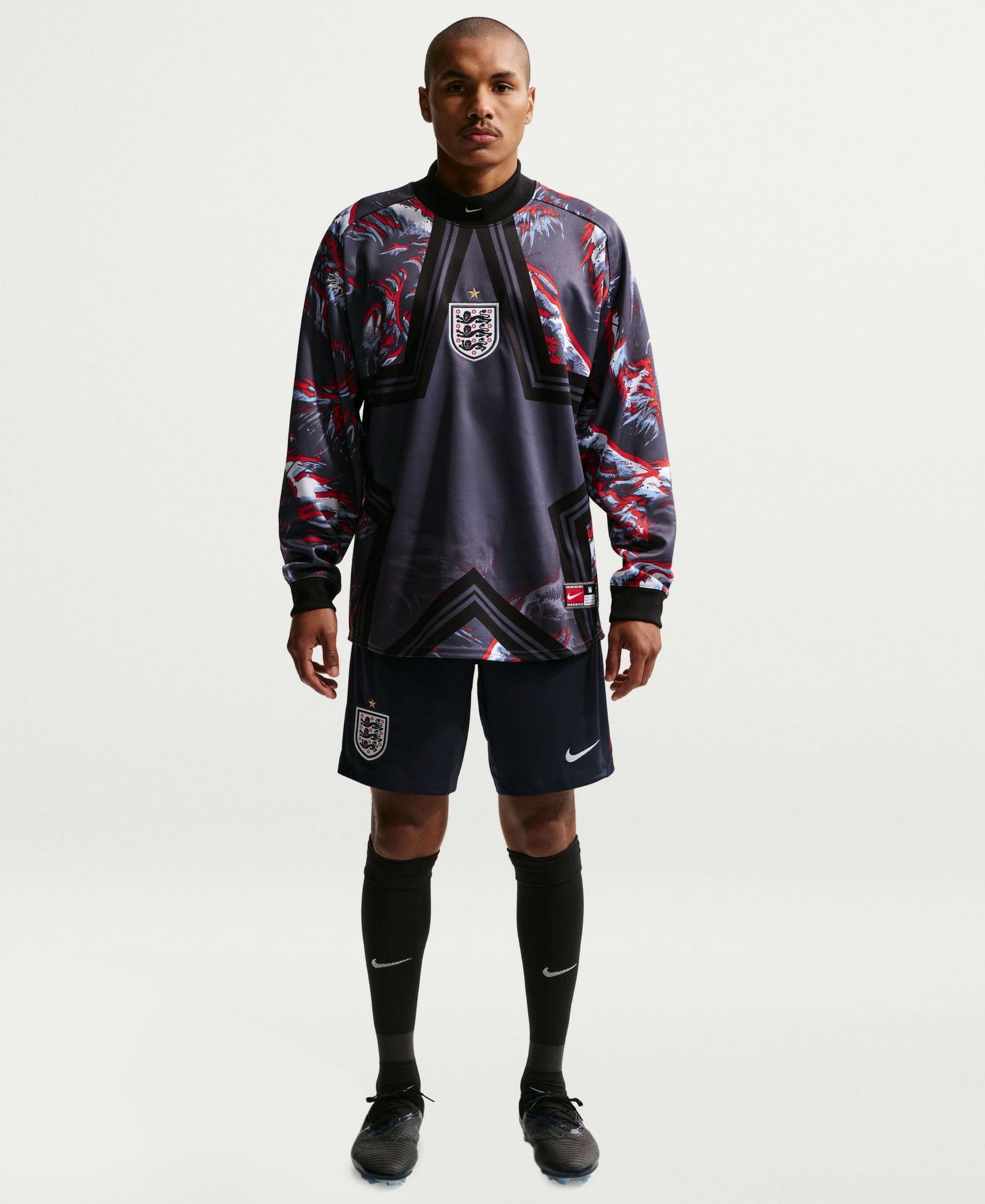Трикотажные шорты свободного кроя England Strike Soccer