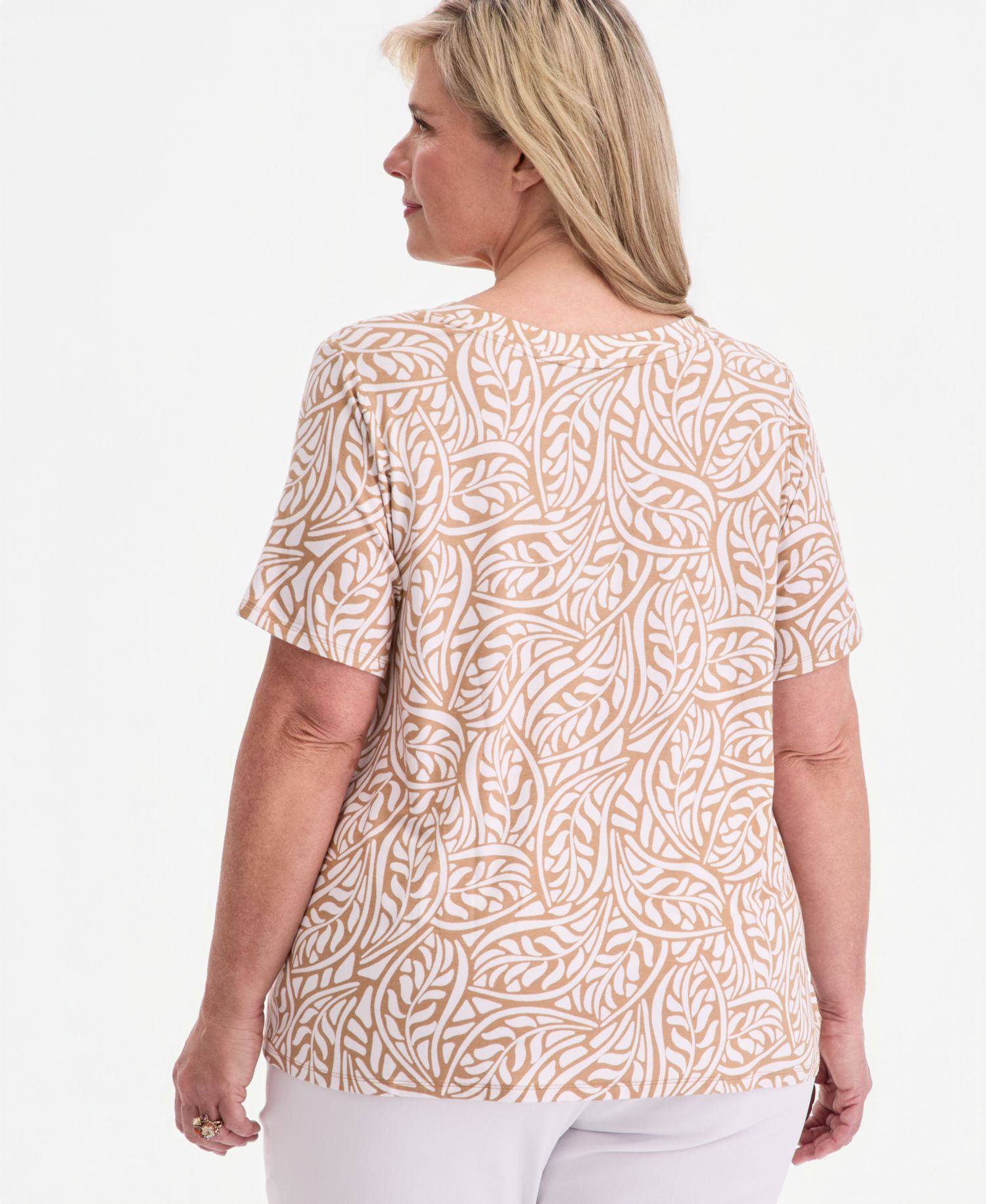 Plus Printed Grommet Knit V-neck Top