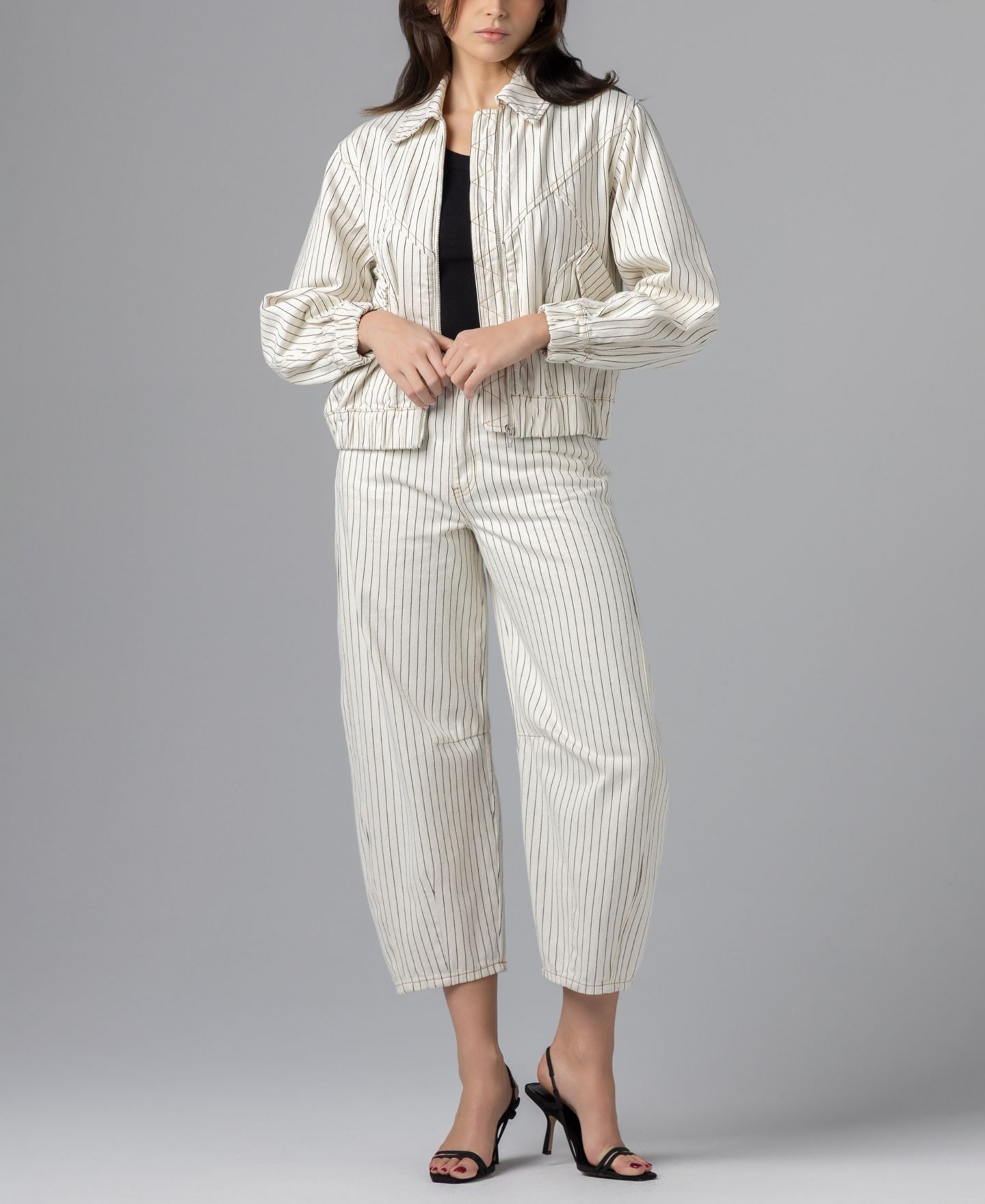 Женская куртка Blank NYC Rail Road Stripe Collared Bomber, цвет: Молочный — фото 2