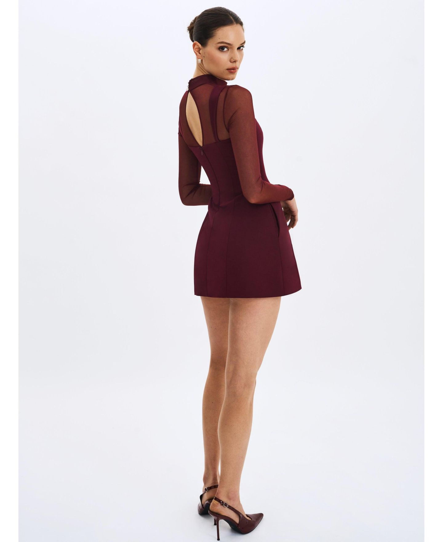 Женское платье Miss Circle Natasha Burgundy Faux Two-Piece Turtleneck Mini, цвет: Бордовый — фото 9