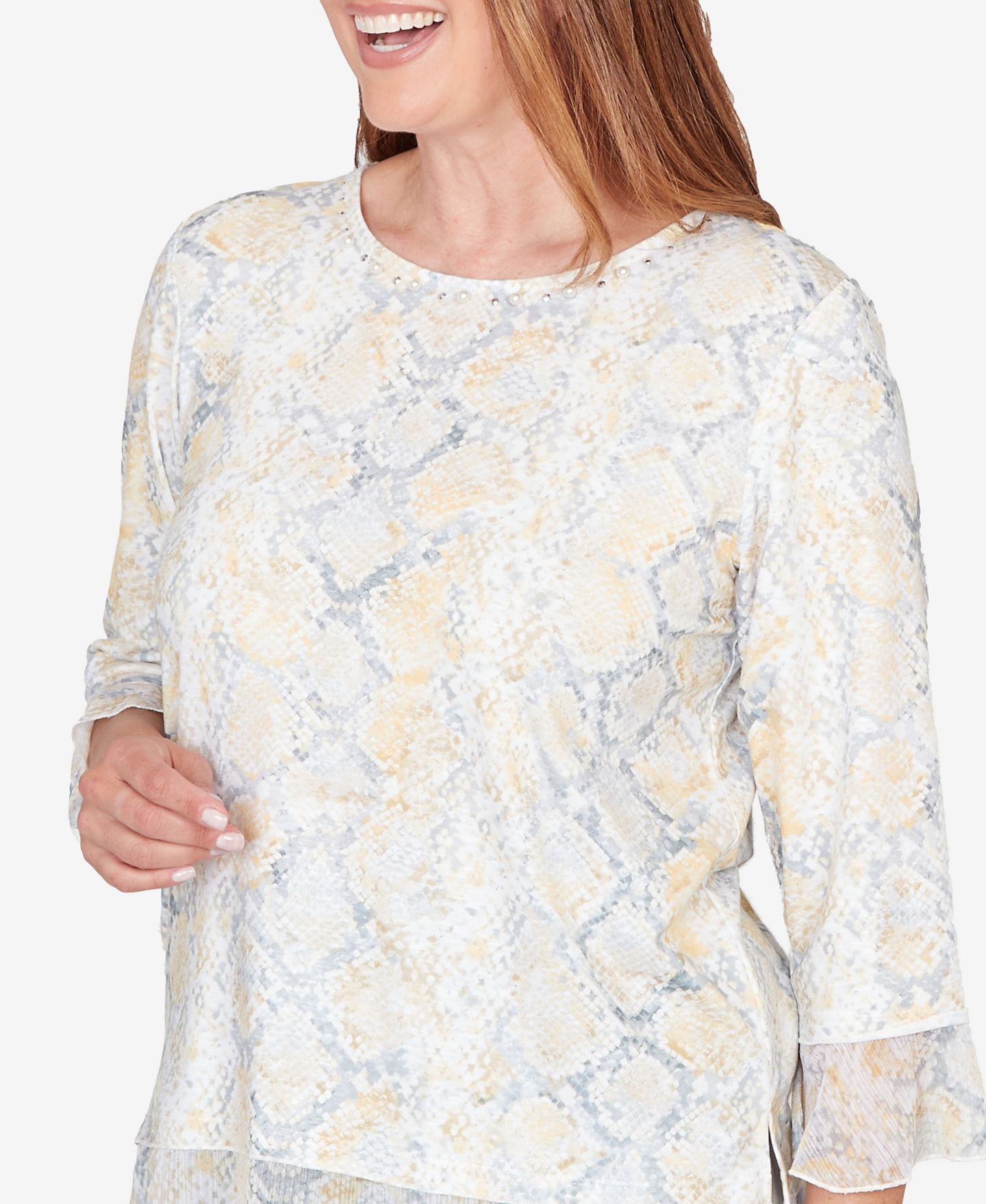 Женский топ Alfred Dunner Al Fresco Python Printed Knit Flutter Sleeve, цвет: Разноцветный жёлтый — фото 3